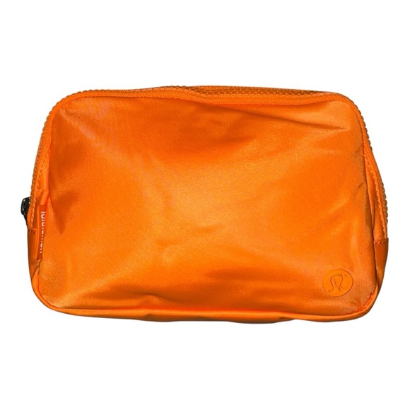 Lululemon Everywhere Belt Bag 1L Campus Tiger NWT Sold Out - Picture 5 of 9